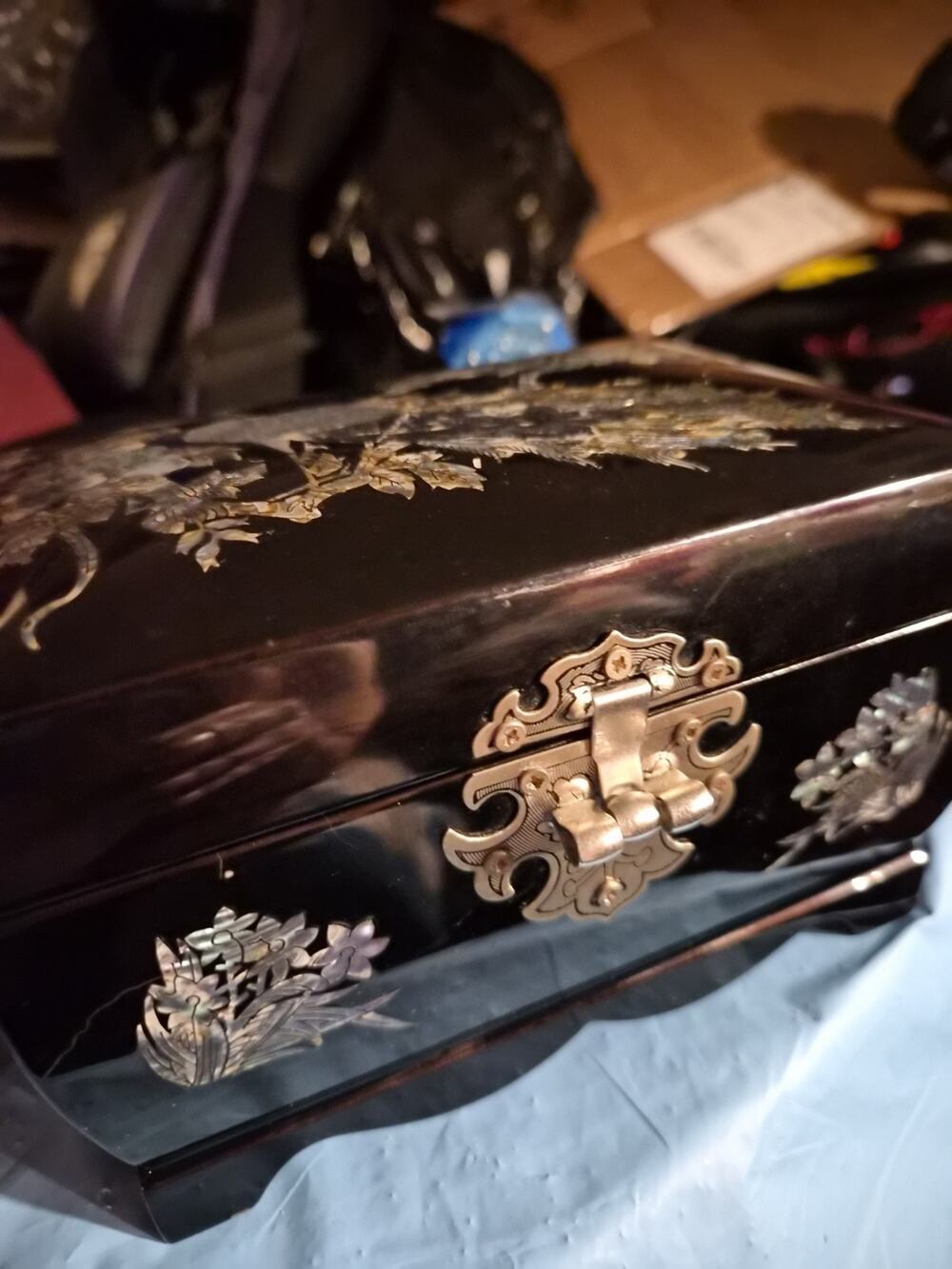 Black Lacquer Inlaid Mother Of Pearl Korean Jewelry Box Red Velvet Lined 5.5x4x3